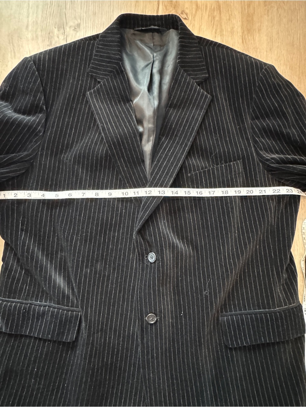 Jos. A. Bank Velvet Blazer 46R Slim Fit Sport Coat Black Pinstriped Mens - Picture 3 of 9